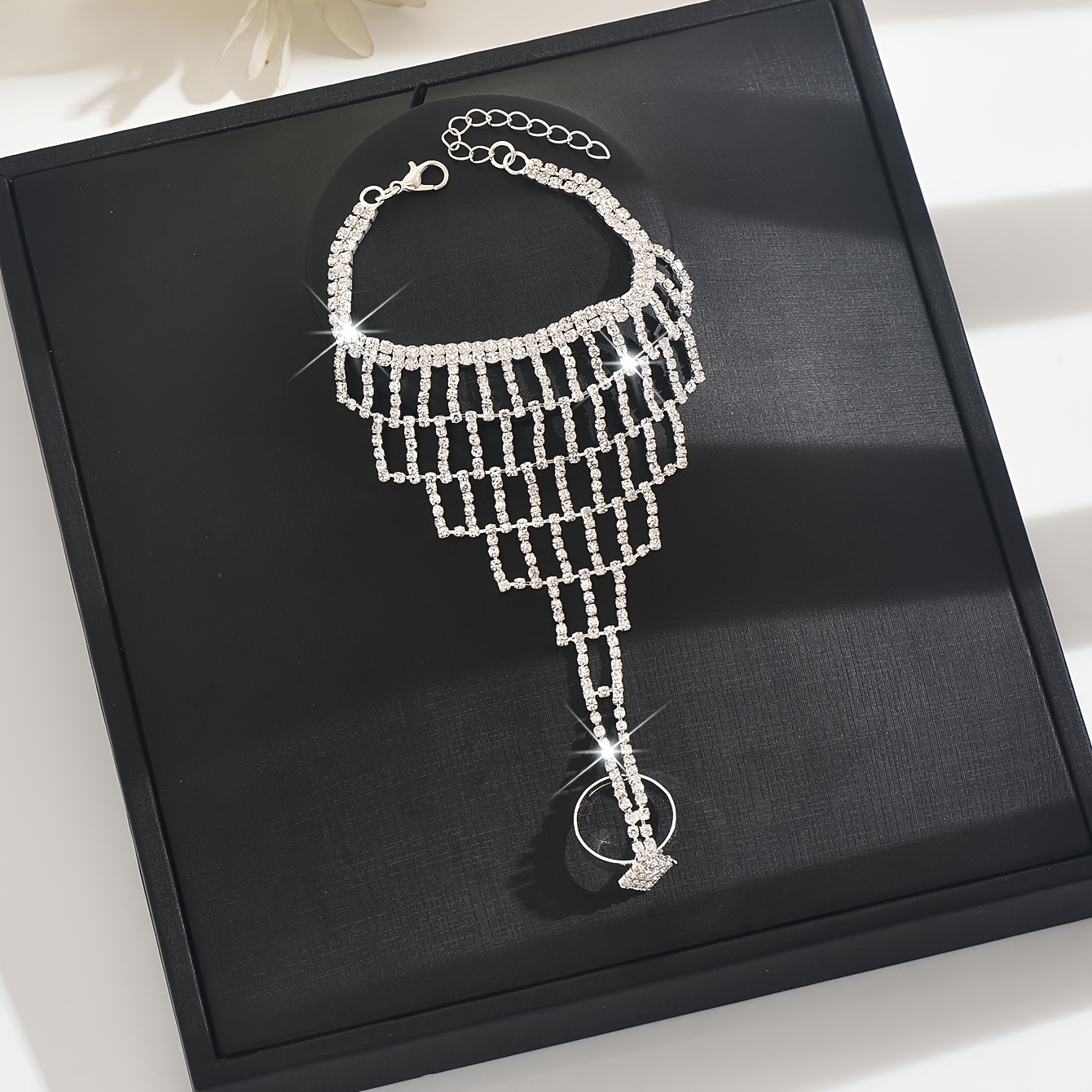 Elegant Women's Back-of-Hand Chain Bracelet